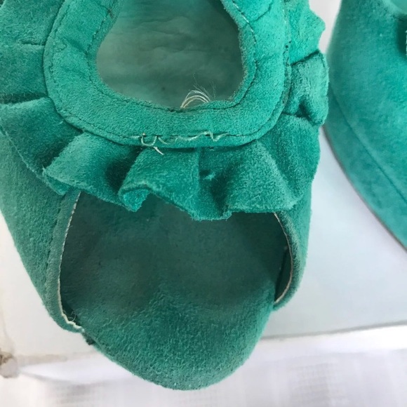 Aldo ruffle strappy heels - Picture 4 of 4